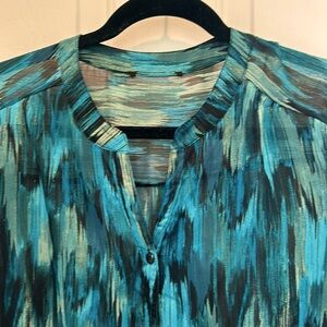 Nine West chiffon blouse V-neck teal black green with delicate gold threading